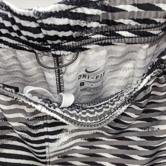 Nike White Black Gray Striped Lines Graphic Basketball Mesh Sporty Shorts Sm 8 - Picture 6 of 8